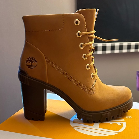 Timberland Lana Block Heel Wheat Nubuck Bootie Boots - Picture 1 of 15